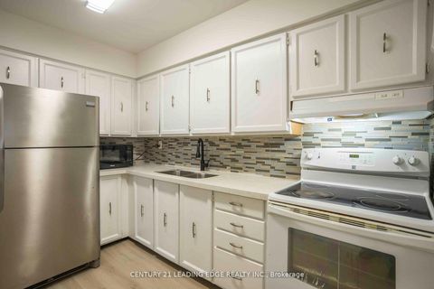 Photo 3 at 1609 - 1338 York Mills Road, Donalda, Toronto
