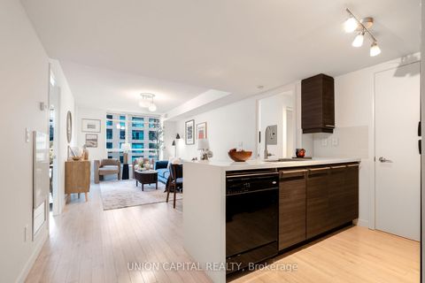 Photo 10 at 332 - 231 Fort York Boulevard, Niagara, Toronto