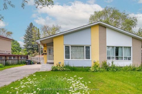 Photo 0 at 6 Ravenrock Court, Donalda, Toronto