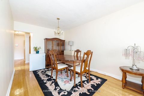 Photo 6 at 6 Ravenrock Court, Donalda, Toronto