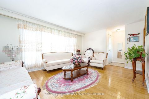 Photo 7 at 6 Ravenrock Court, Donalda, Toronto