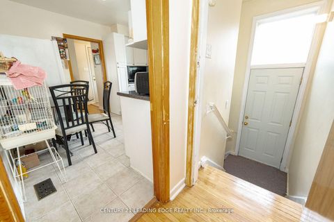 Photo 14 at 6 Ravenrock Court, Donalda, Toronto