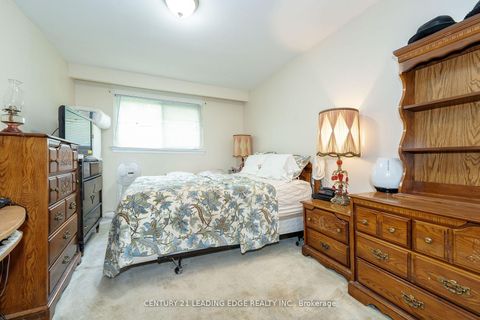 Photo 16 at 6 Ravenrock Court, Donalda, Toronto