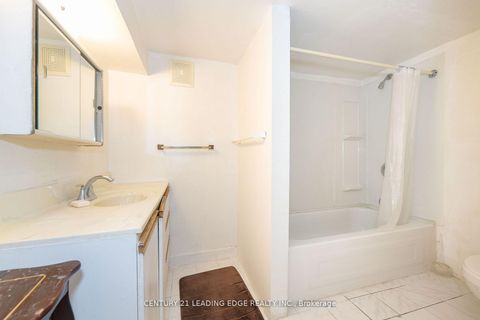 Photo 25 at 6 Ravenrock Court, Donalda, Toronto