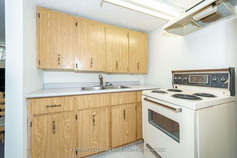 Photo 26 at 6 Ravenrock Court, Donalda, Toronto