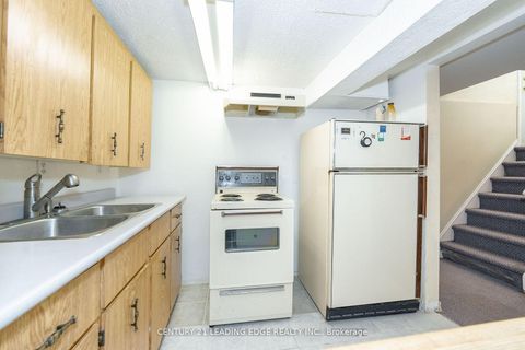 Photo 28 at 6 Ravenrock Court, Donalda, Toronto