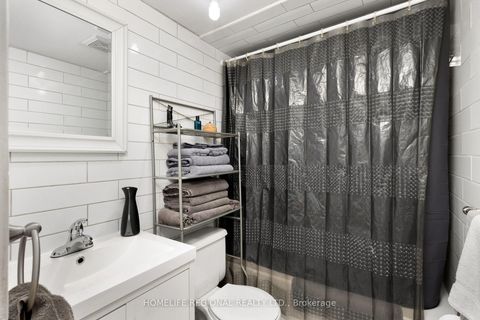 Photo 35 at 200 Roxton Road, Bellwoods, Toronto