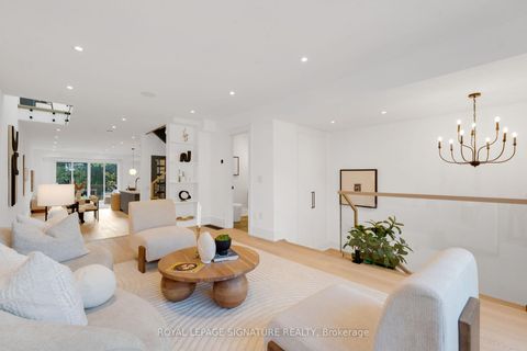 Photo 3 at 24 Elmsdale Road, East York, Toronto