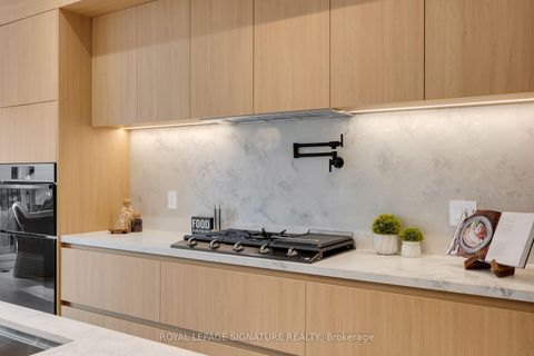 Photo 10 at 24 Elmsdale Road, East York, Toronto