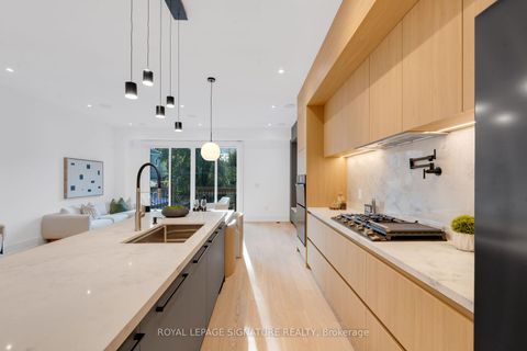 Photo 11 at 24 Elmsdale Road, East York, Toronto