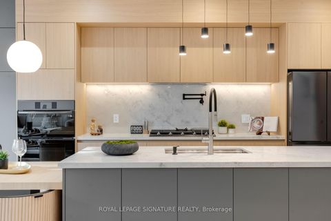 Photo 13 at 24 Elmsdale Road, East York, Toronto