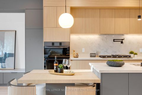 Photo 14 at 24 Elmsdale Road, East York, Toronto