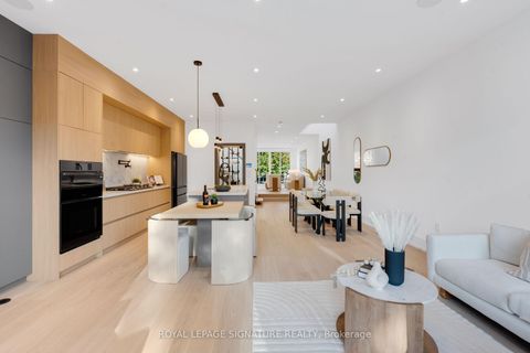 Photo 18 at 24 Elmsdale Road, East York, Toronto