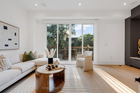 Photo 20 at 24 Elmsdale Road, East York, Toronto