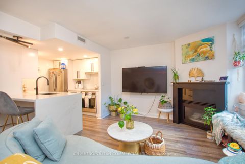 Photo 4 at 5 - 98 Redpath Avenue, Mount Pleasant West, Toronto