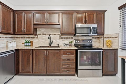 Photo 17 at 26 - 1580 Lancaster Drive, FA Falgarwood, Oakville