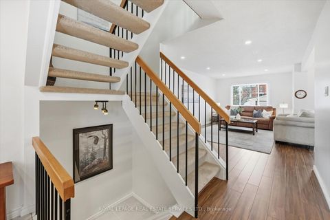 Photo 22 at 26 - 1580 Lancaster Drive, FA Falgarwood, Oakville