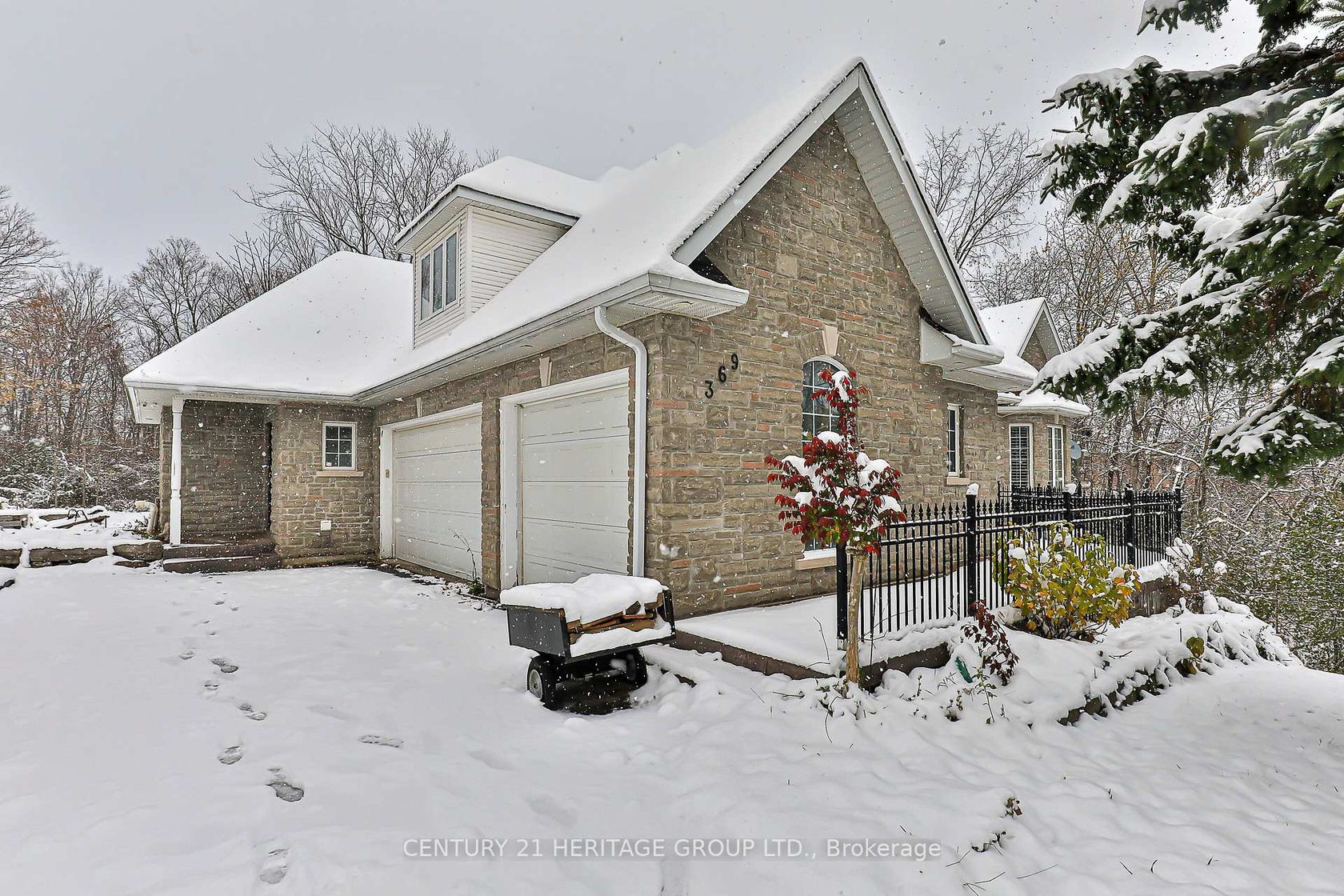 369 Coventry Hill Trail, Summerhill Estates, Newmarket photo 1