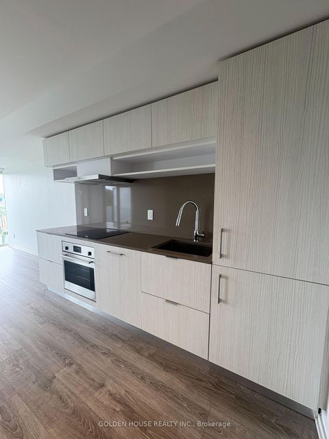 Photo 8 at 735 - 8 Hillsdale Avenue E, Mount Pleasant West, Toronto