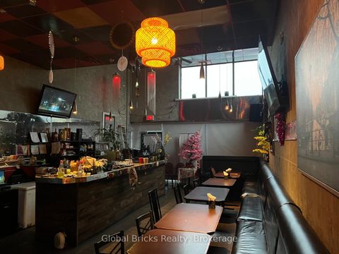 Photo 2 at 1 - 1290 Finch Avenue W, York University Heights, Toronto