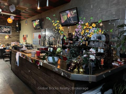 Photo 4 at 1 - 1290 Finch Avenue W, York University Heights, Toronto