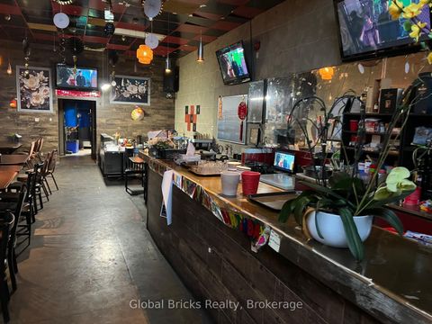 Photo 6 at 1 - 1290 Finch Avenue W, York University Heights, Toronto