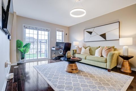 Photo 4 at 187 Hawkview Boulevard, Vellore Village, Vaughan