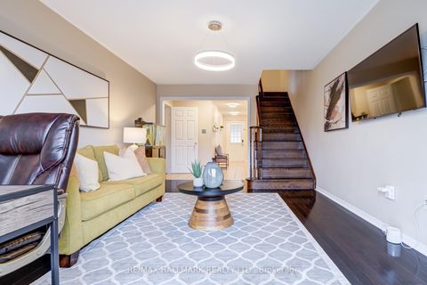 Photo 5 at 187 Hawkview Boulevard, Vellore Village, Vaughan