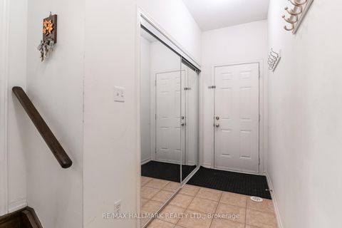 Photo 7 at 187 Hawkview Boulevard, Vellore Village, Vaughan