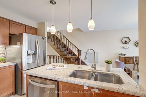 Photo 17 at 187 Hawkview Boulevard, Vellore Village, Vaughan