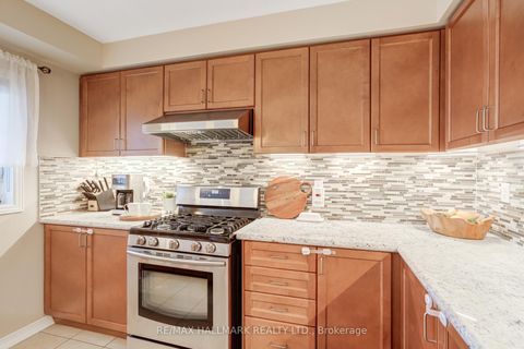 Photo 19 at 187 Hawkview Boulevard, Vellore Village, Vaughan