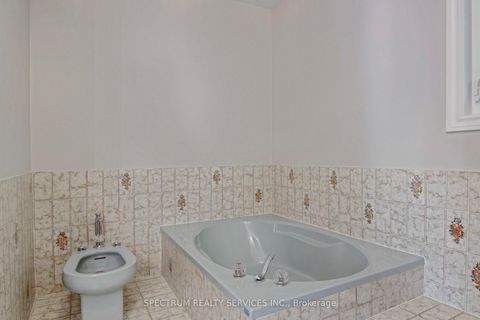 Photo 24 at 172 Charmaine Road, Islington Woods, Vaughan