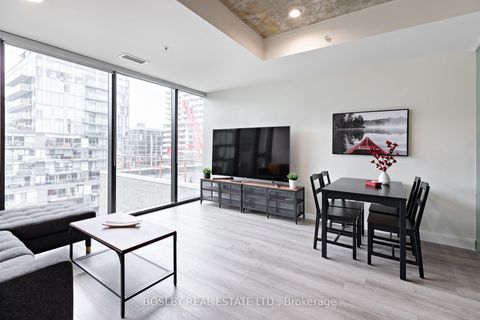 Photo 2 at 816 - 629 King Street W, Waterfront Communities C1, Toronto