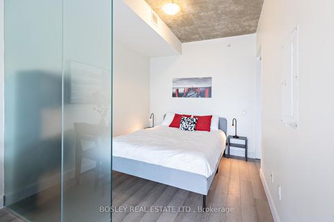 Photo 3 at 816 - 629 King Street W, Waterfront Communities C1, Toronto