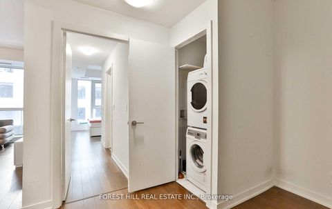 Photo 5 at 318 - 199 Richmond Street W, Waterfront Communities C1, Toronto