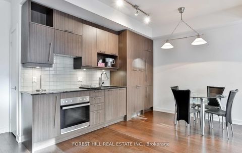 Photo 9 at 318 - 199 Richmond Street W, Waterfront Communities C1, Toronto