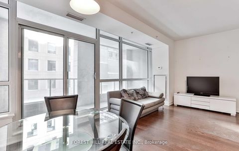 Photo 11 at 318 - 199 Richmond Street W, Waterfront Communities C1, Toronto