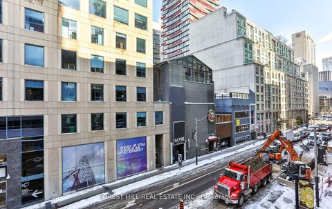 Photo 14 at 318 - 199 Richmond Street W, Waterfront Communities C1, Toronto