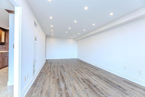 Photo 5 at 1005 - 7 Townsgate Drive, Yorkhill, Vaughan