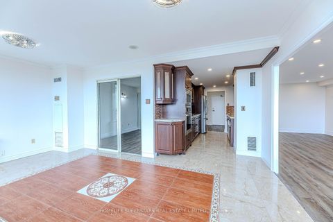 Photo 8 at 1005 - 7 Townsgate Drive, Yorkhill, Vaughan