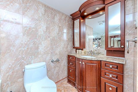 Photo 18 at 1005 - 7 Townsgate Drive, Yorkhill, Vaughan