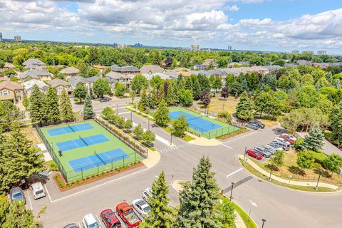 Photo 24 at 1005 - 7 Townsgate Drive, Yorkhill, Vaughan