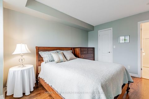 Photo 13 at 623 - 38 William Carson Crescent, Windfields, Toronto