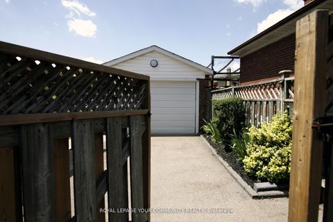 Photo 2 at 136 Strathburn Boulevard, Pelmo Park W5, Toronto