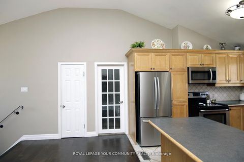 Photo 10 at 136 Strathburn Boulevard, Pelmo Park W5, Toronto