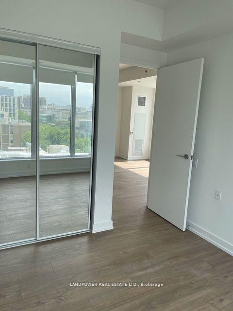 Photo 4 at 904 - 203 College Street, Chinatown, Toronto