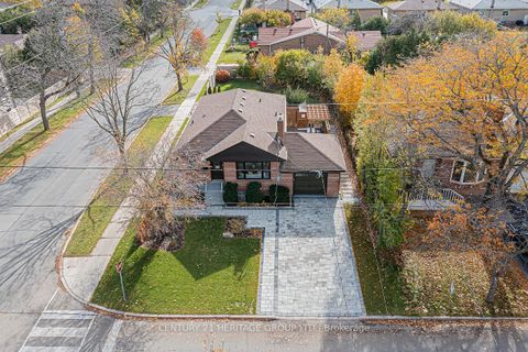 Photo 4 at 305 Connaught Avenue, Newtonbrook West, Toronto