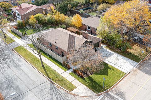 Photo 5 at 305 Connaught Avenue, Newtonbrook West, Toronto