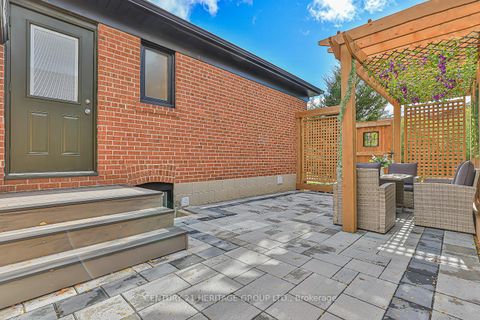 Photo 12 at 305 Connaught Avenue, Newtonbrook West, Toronto