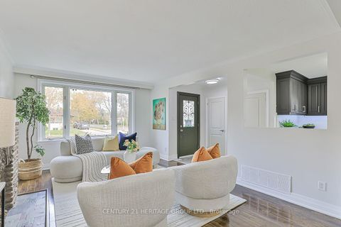 Photo 20 at 305 Connaught Avenue, Newtonbrook West, Toronto